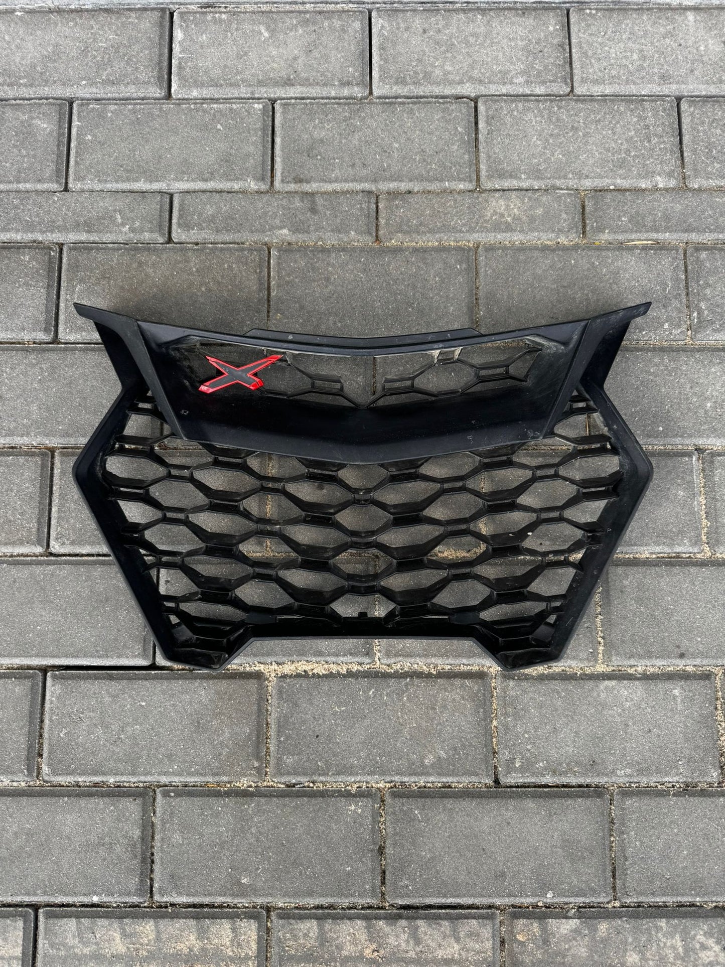 Grill przedni - Can-Am Maverick R | Używane