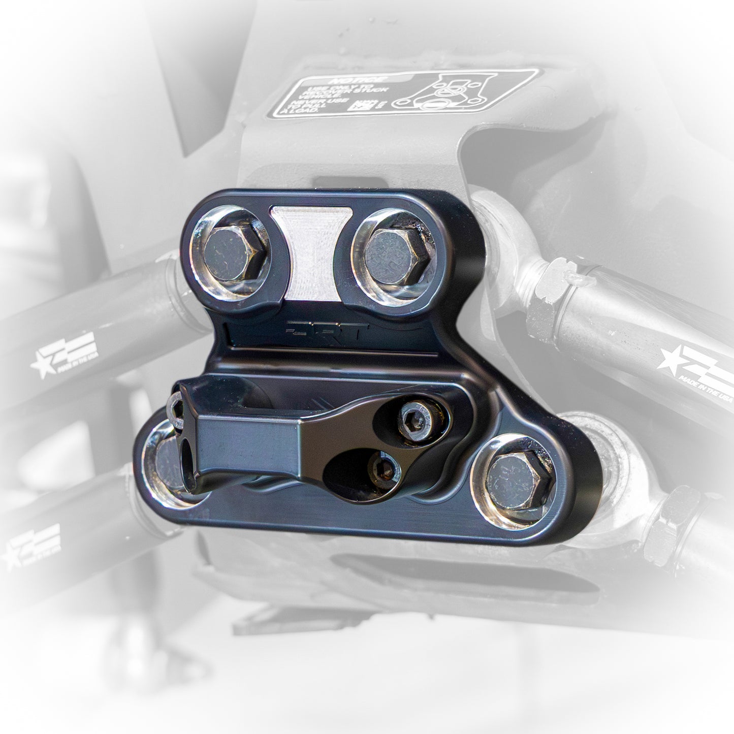 DRT Motorsports Can-Am Maverick R – dwuczęściowa płyta drążka z aluminium (billet)