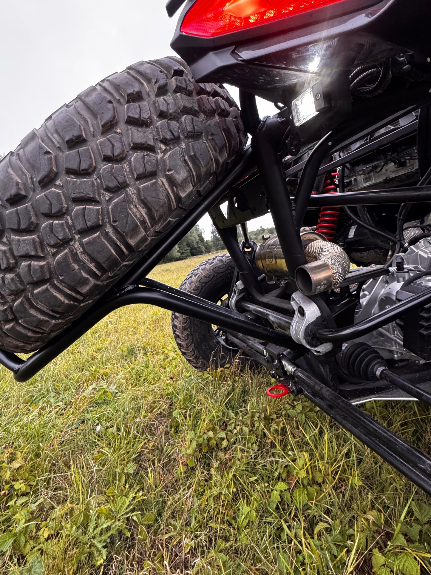 Bagażnik na koło zapasowe typ 2 - Can-Am Maverick R