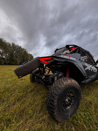 Bagażnik na koło zapasowe typ 2 - Can-Am Maverick R